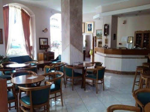 Diethnes Larissa Exterior photo